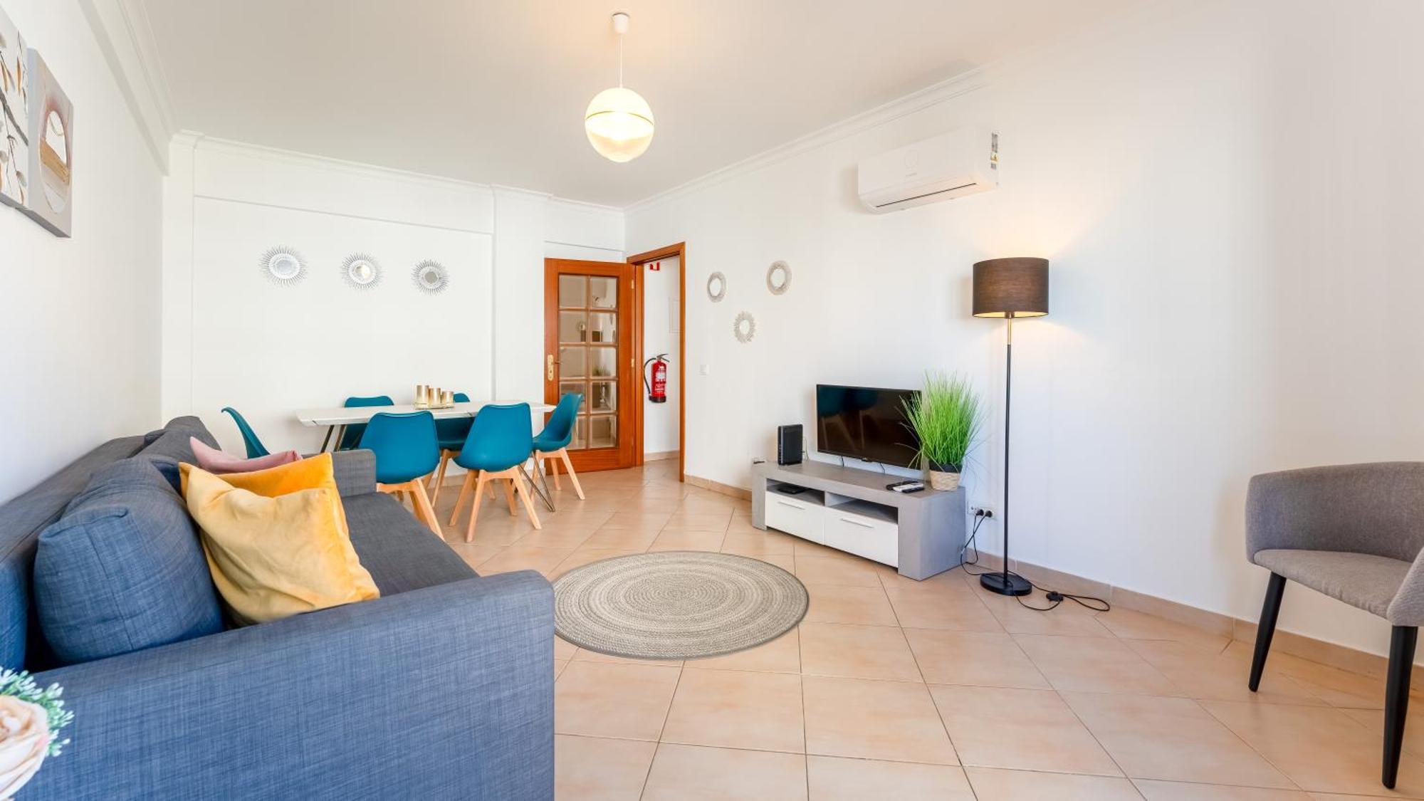 Sunny Retreat With Pool And Balcony By Lovelystay البوفيرا المظهر الخارجي الصورة